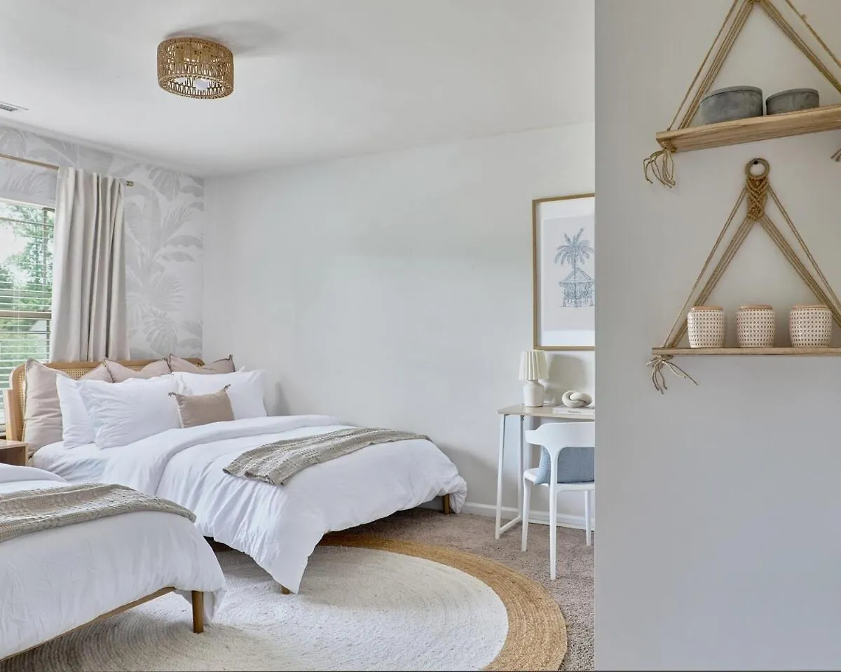 Vila Palm House Luxury Retreat For Families And Corporate Charlotte 0*,  USA