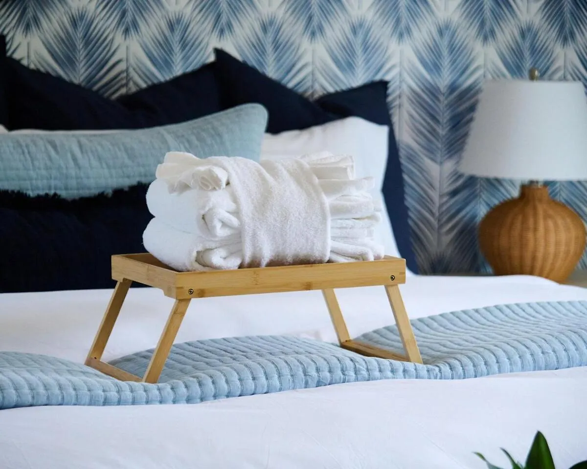 Vila Palm House Luxury Retreat For Families And Corporate Charlotte