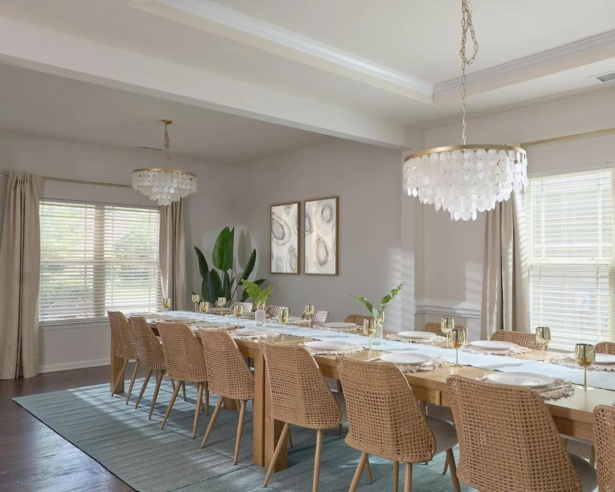 Vila Palm House Luxury Retreat For Families And Corporate Charlotte
